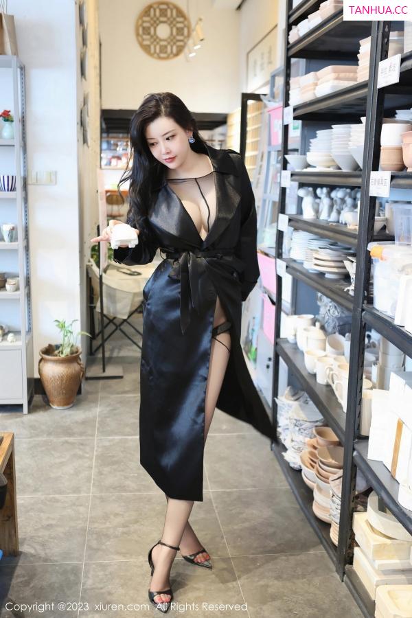 王格 王婉悠 [XiuRen]高清写真图 2023.04.27 No.6647 王婉悠Queen 丰腴美臀第2张图片